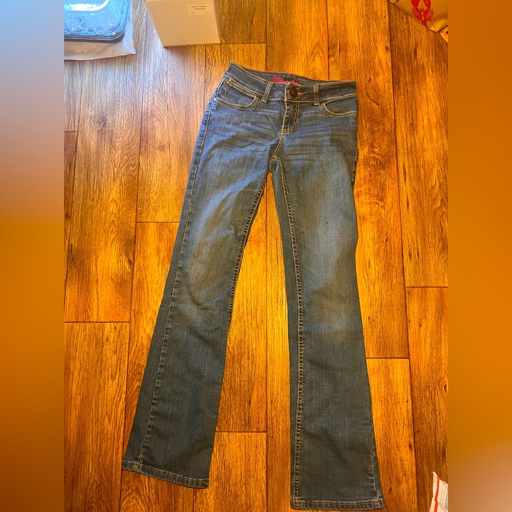 Women’s wrangler jeans- size 3/4- 34 length